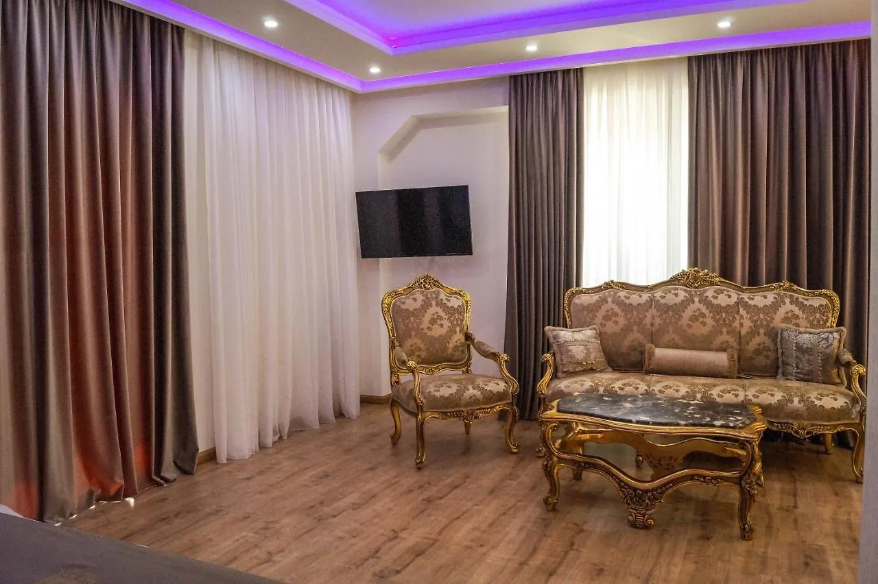 Red Hill Hotel Tirana 4*, Patza-Kuqani Albania